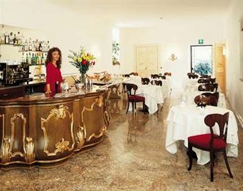 Hotel Europa Удіне Екстер'єр фото