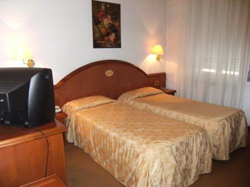 Hotel Europa Удіне Екстер'єр фото
