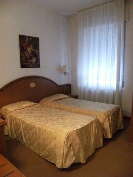 Hotel Europa Удіне Екстер'єр фото