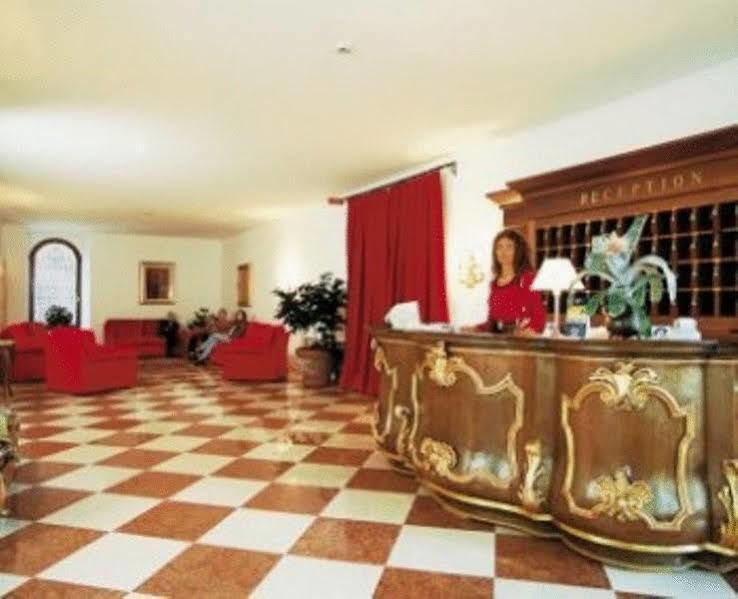 Hotel Europa Удіне Екстер'єр фото